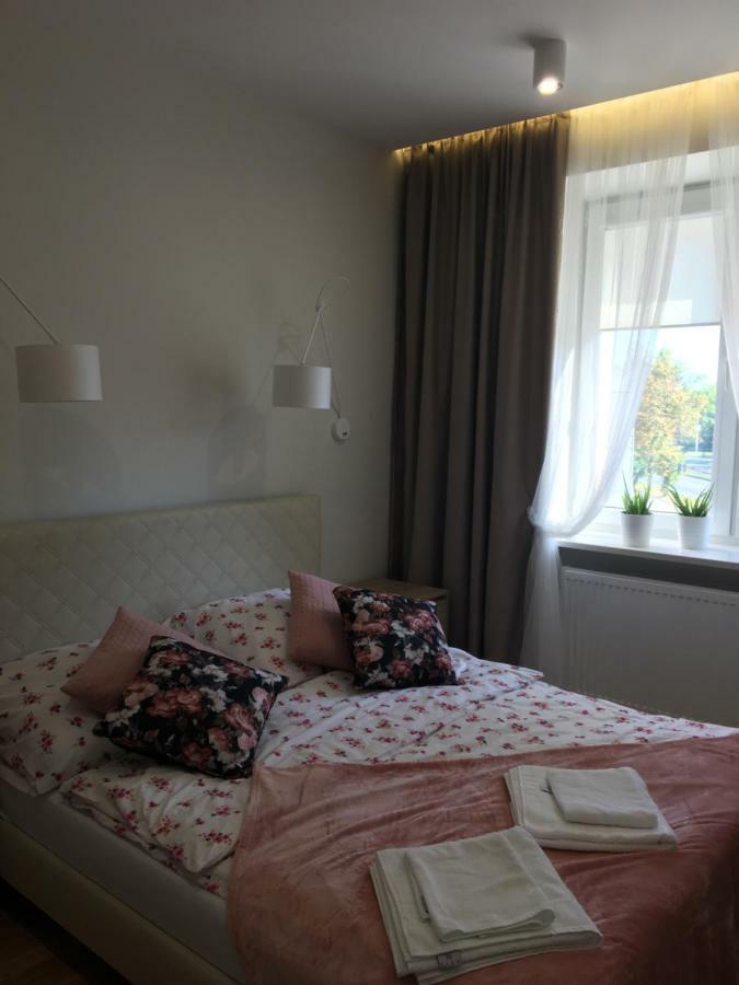 Family & Business Elegant Apartments Ul Astronautow Centrum Downtown - 3 Bedroom, Parking Kielce Eksteriør bilde
