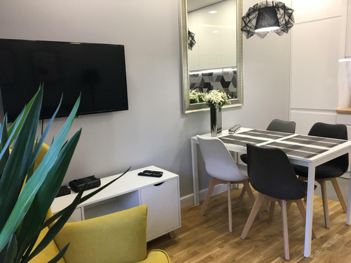 Family & Business Elegant Apartments Ul Astronautow Centrum Downtown - 3 Bedroom, Parking Kielce Eksteriør bilde